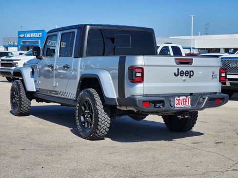 Used 2024 Jeep Gladiator Sport AWD/4WD image 7