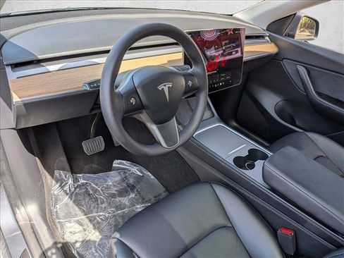 Used 2022 Tesla Model Y Long Range AWD/4WD image 9