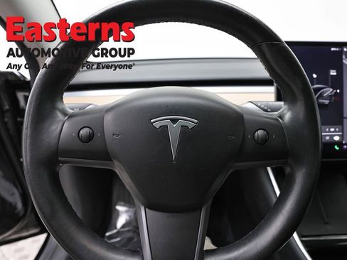 Used 2018 Tesla Model 3 Long Range image 10