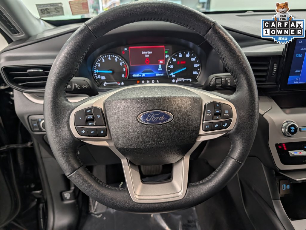 Used 2023 Ford Explorer XLT AWD/4WD image 23