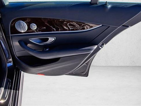 Used 2021 Mercedes-Benz E 350 4MATIC Sedan image 25