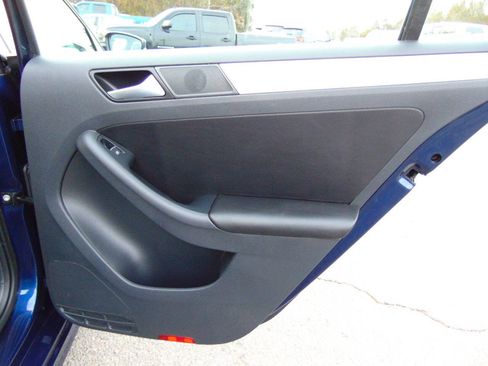 Used 2014 Volkswagen Jetta SE image 47