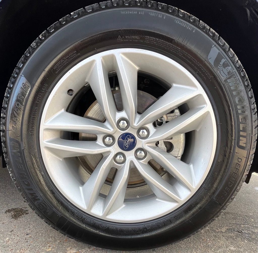 Used 2017 Ford Edge SEL w/ Equipment Group 201A FWD image 11