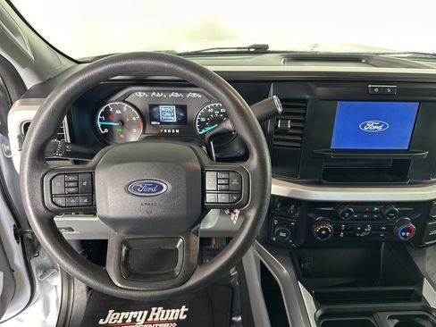 Used 2025 Ford F250 XLT w/ FX4 Off-Road Package image 15
