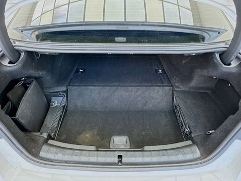 Used 2022 BMW 530e w/ Premium Package image 18