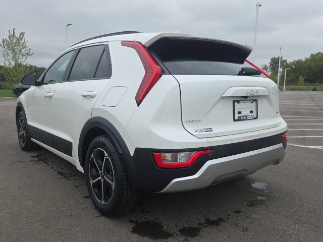 Used 2024 Kia Niro LX FWD image 12
