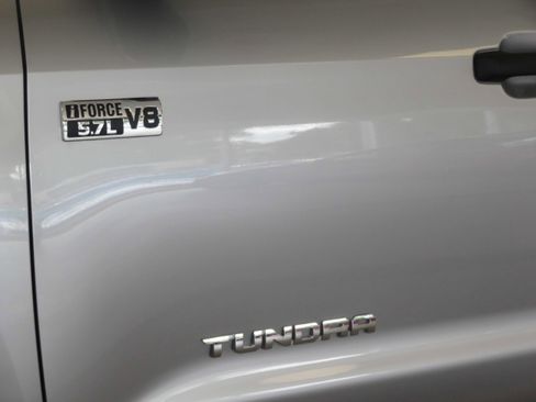 Used 2018 Toyota Tundra SR5 w/ TRD Off Road Package AWD/4WD image 79