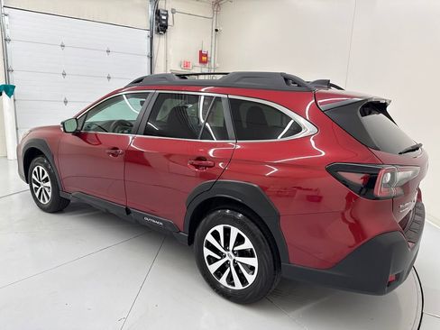 Used 2024 Subaru Outback Premium AWD/4WD image 4