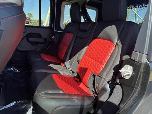 Used 2023 Jeep Wrangler Sport S image 24