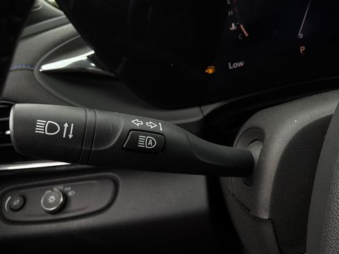 Used 2025 Buick Envista Sport Touring FWD image 35