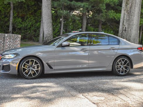 Used 2021 BMW 530i xDrive w/ M Sport Package image 3