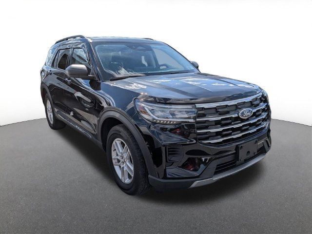 Used 2025 Ford Explorer Active AWD/4WD image 7