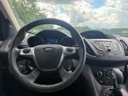 Used 2015 Ford Escape SE AWD/4WD image 9