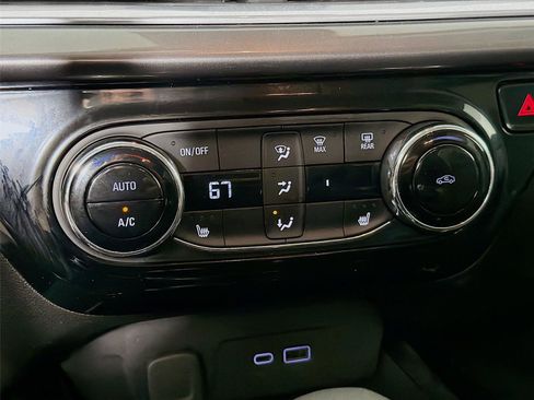 Used 2025 Chevrolet Trax ACTIV w/ Driver Confidence Package FWD image 16