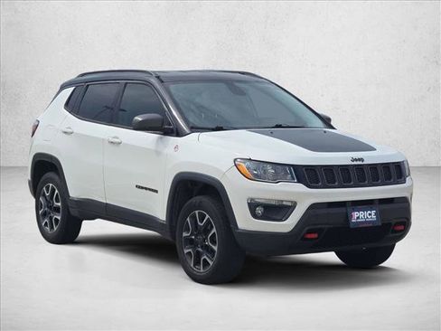 Used 2019 Jeep Compass Trailhawk AWD/4WD image 3