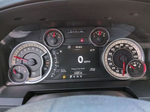 Used 2016 RAM 1500 Laramie AWD/4WD image 17