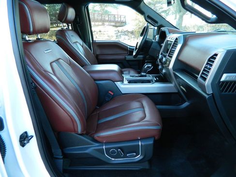 Used 2018 Ford F150 Platinum w/ Equipment Group 701A Luxury image 15