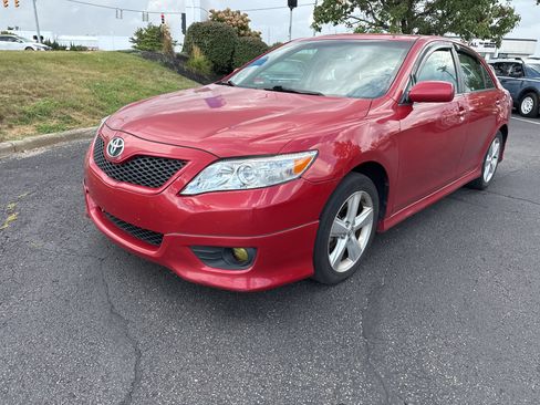 Used 2010 Toyota Camry SE w/ Sport Leather Pkg FWD image 4