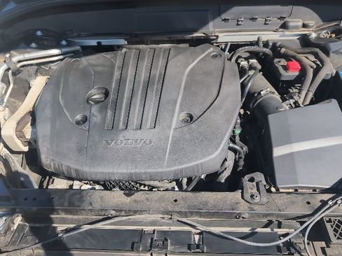 Used 2023 Volvo XC60 B5 Plus image 27