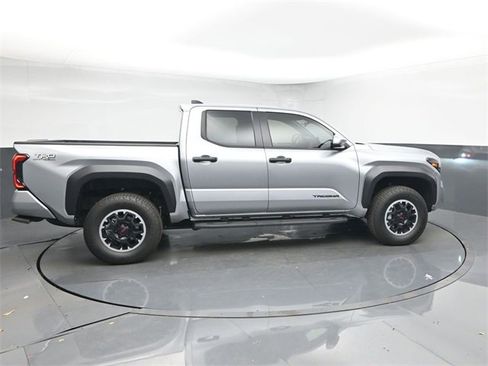 Used 2024 Toyota Tacoma 4x4 Double Cab image 8
