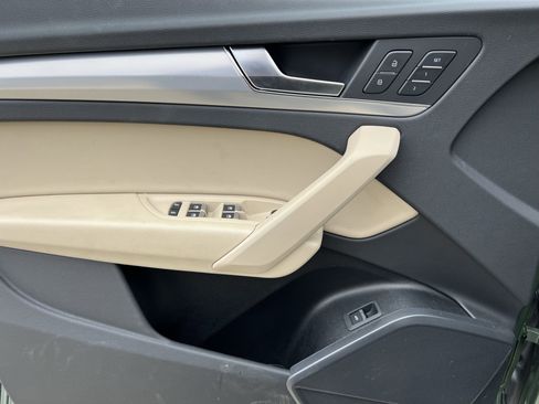 Used 2025 Audi Q5 2.0T Premium w/ Convenience Plus Package image 14