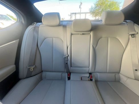 Used 2025 Genesis G70 2.5T image 38