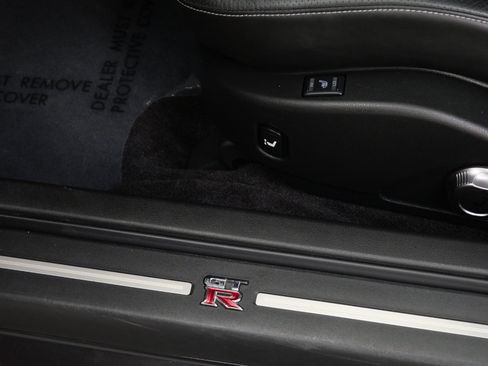 Used 2015 Nissan GT-R Premium AWD/4WD image 33