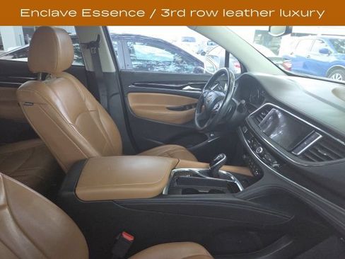 Used 2019 Buick Enclave Essence w/ LPO, Luxury Package FWD image 3