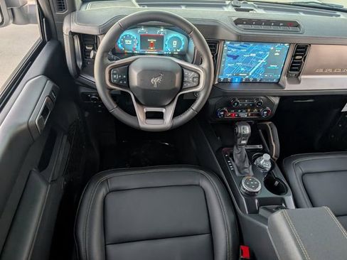 New 2025 Ford Bronco Badlands image 10