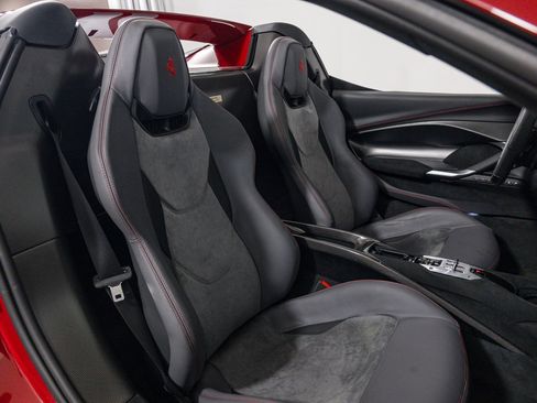 Used 2025 Ferrari 296 GTS image 42