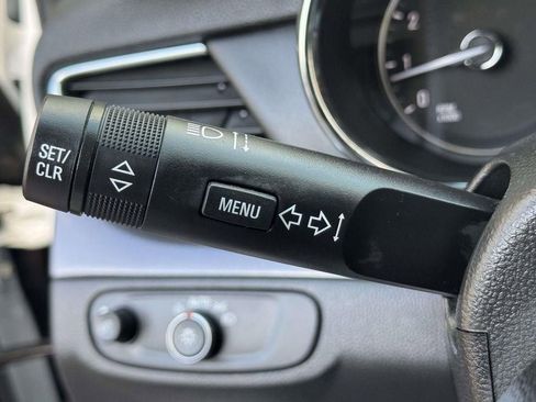 Used 2022 Buick Encore Preferred w/ Safety Package image 22