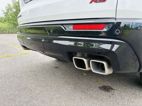 Used 2024 Chevrolet Traverse RS image 23