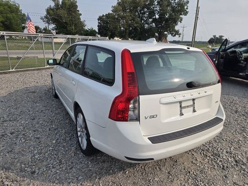 Used 2010 Volvo V50 2.4i FWD image 6