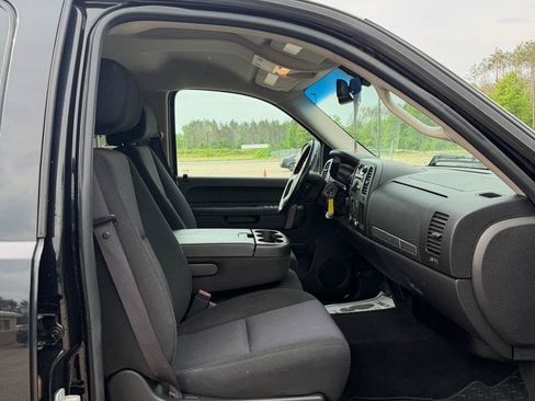 Used 2011 Chevrolet Silverado 2500 LT w/ Interior Plus Package AWD/4WD image 15