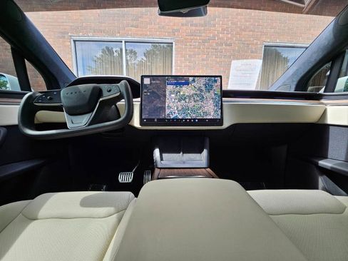Used 2023 Tesla Model X AWD/4WD image 41