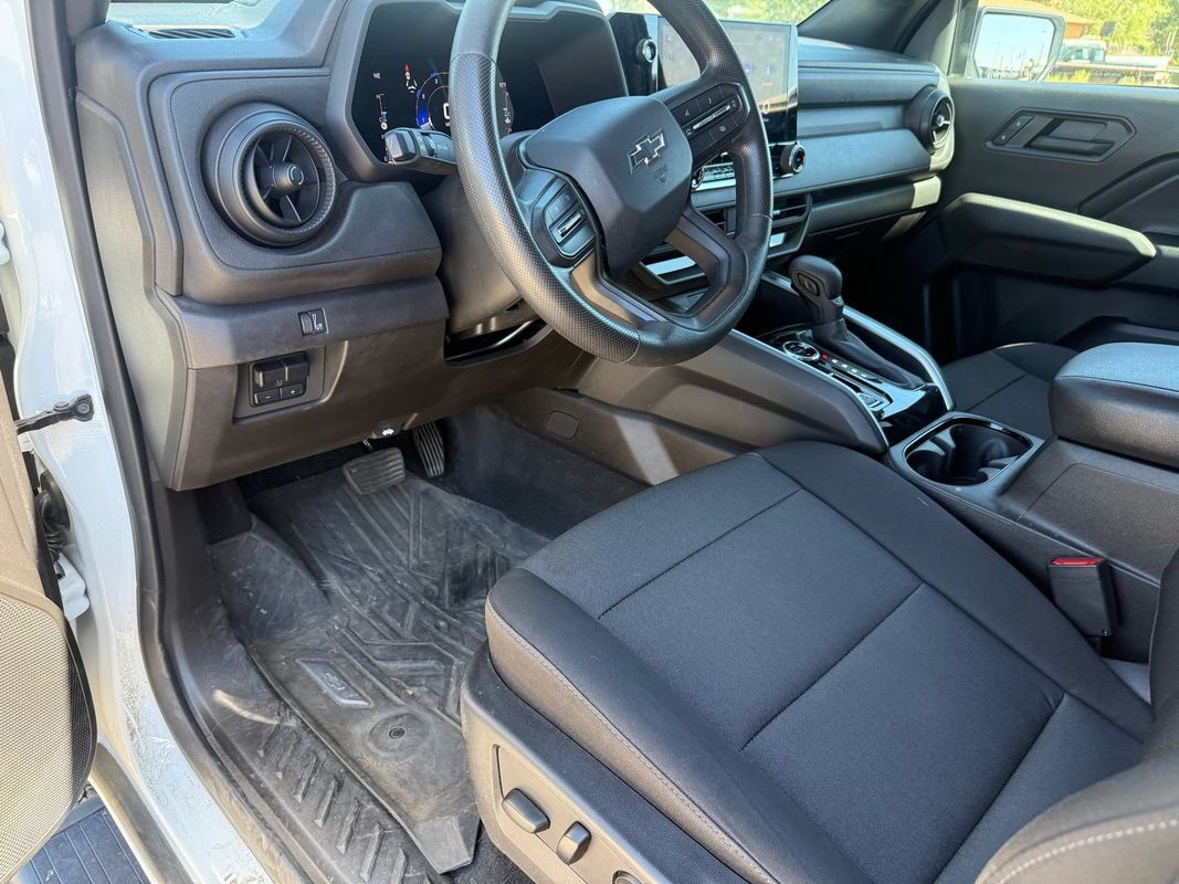 Used 2023 Chevrolet Colorado Trail Boss w/ LPO, Skid Plate Package AWD/4WD image 29