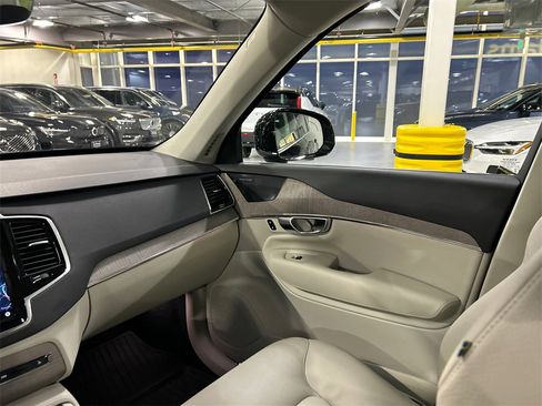 Certified 2023 Volvo XC90 B5 Plus w/ Protection Package Premier image 27