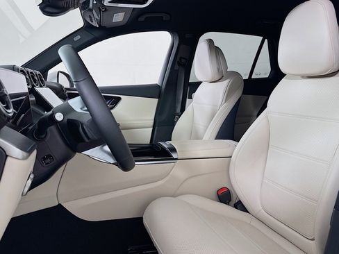 Certified 2026 Mercedes-Benz GLC 300 image 17