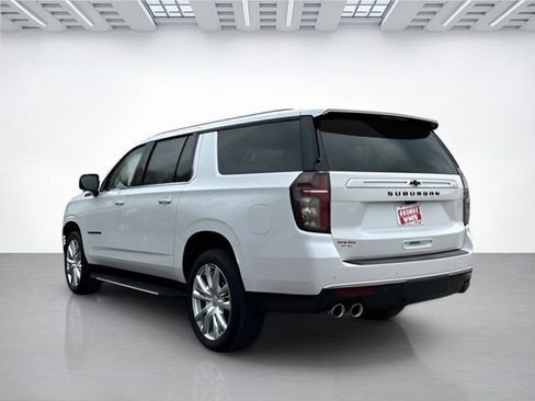 Used 2024 Chevrolet Suburban High Country image 6