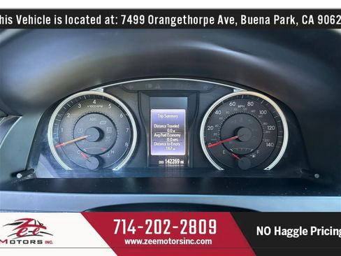 Used 2017 Toyota Camry SE w/ Moonroof Package image 15