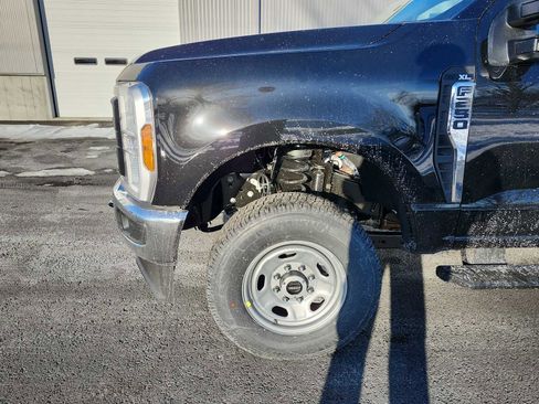 New 2026 Ford F250 XL w/ XL Chrome Package image 10