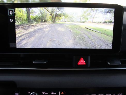 New 2026 Kia Carnival EX image 58