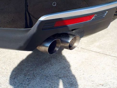 Used 2021 GMC Yukon XL Denali w/ Denali Premium Package image 11