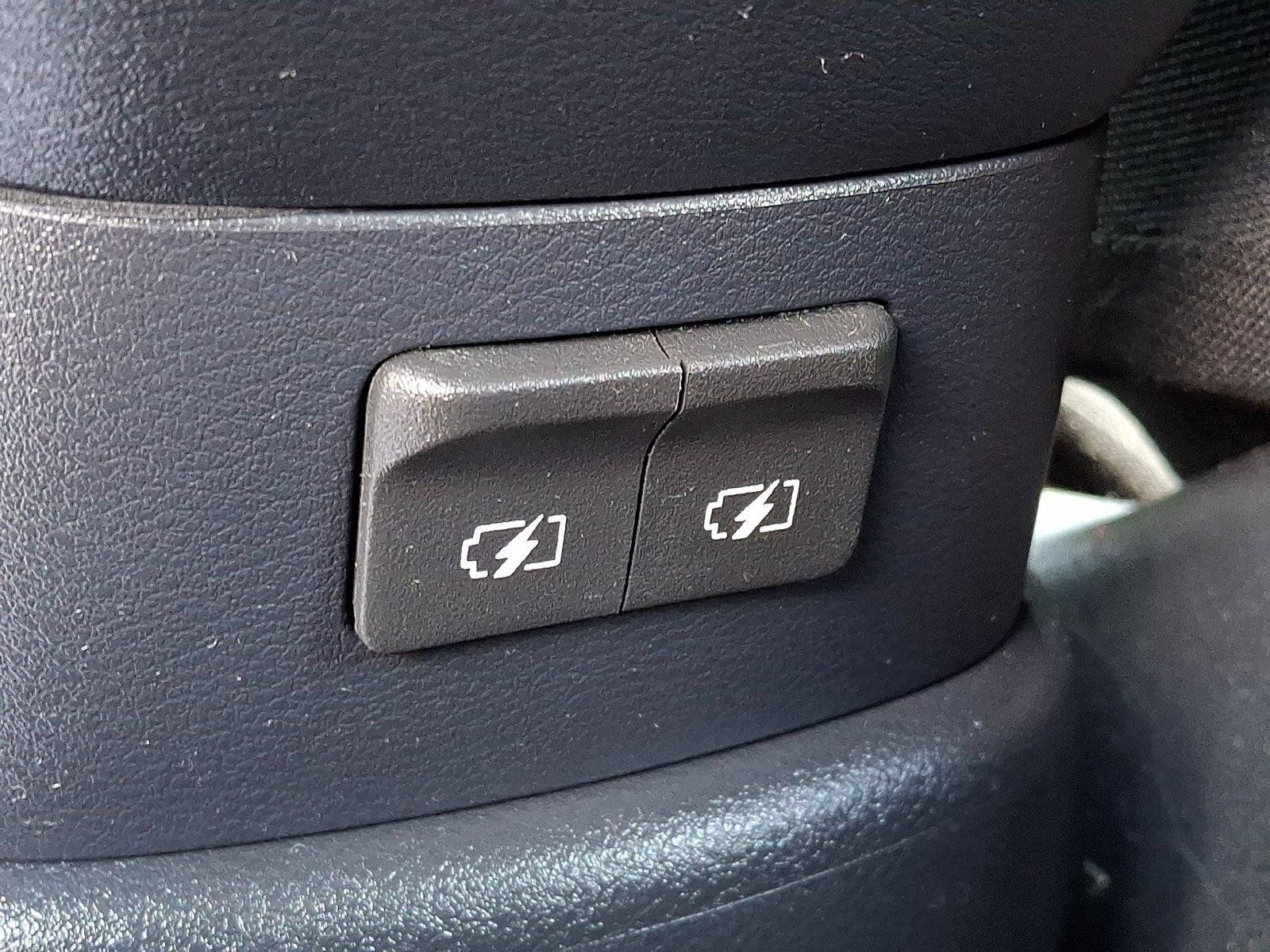 Used 2019 Nissan Kicks S FWD image 13