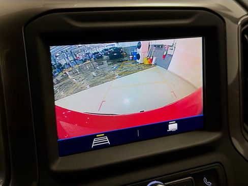 Used 2020 Chevrolet Silverado 1500 Custom w/ Custom Value Package AWD/4WD image 16