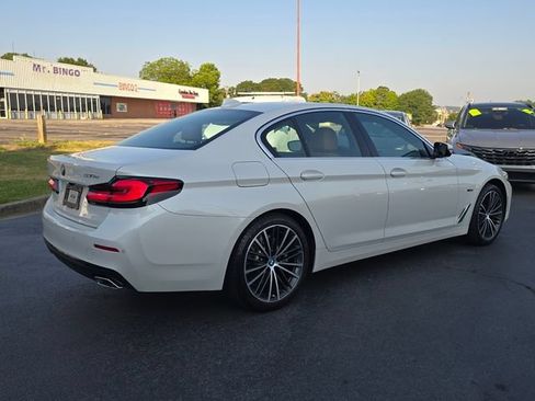 Used 2023 BMW 530e xDrive AWD/4WD image 3