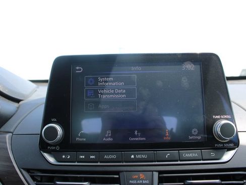 Used 2024 Nissan Altima 2.5 SV FWD image 35
