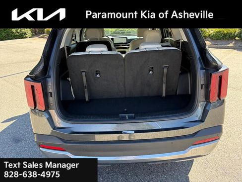 Used 2025 Kia Sorento EX image 29