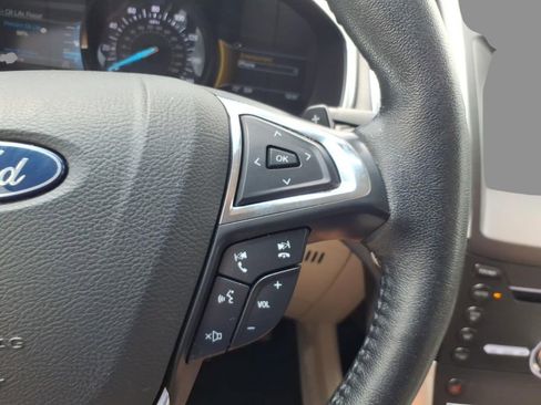 Used 2019 Ford Edge Titanium image 23