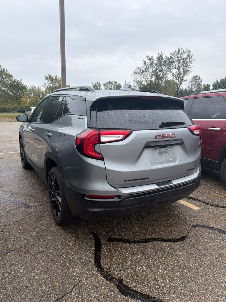 Used 2023 GMC Terrain SLT w/ Elevation Edition AWD/4WD image 9